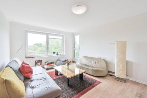 Friern Park, North Finchley, London, N12 2 bed flat for sale