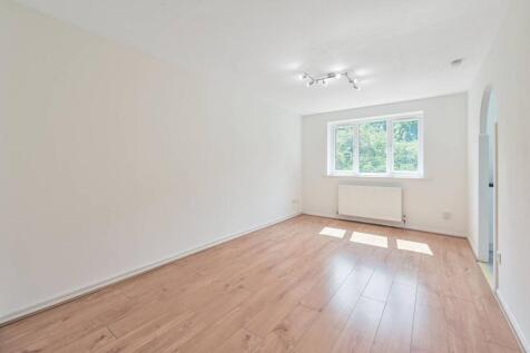 Laburnum Close, Friern Barnet... 1 bed flat for sale
