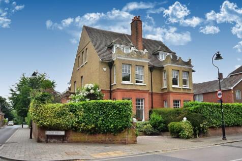5 bedroom semi-detached house for sale