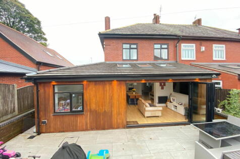 5 bedroom semi-detached house for sale