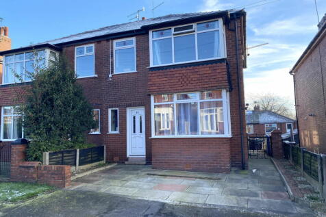 10 Lime Grove, Royton, Oldham, OL2 6TH 3 bed semi