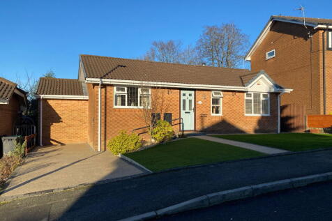 41 Otmoor Way, Royton, OL2 6SD 2 bed detached bungalow for sale