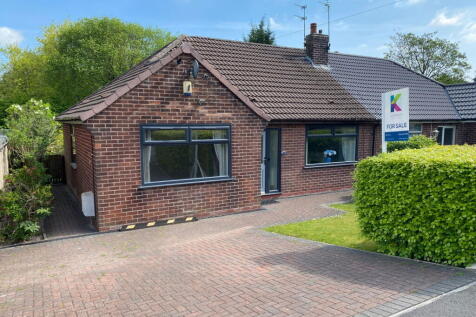 49 Valley New Road, Royton, Oldham... 3 bed semi