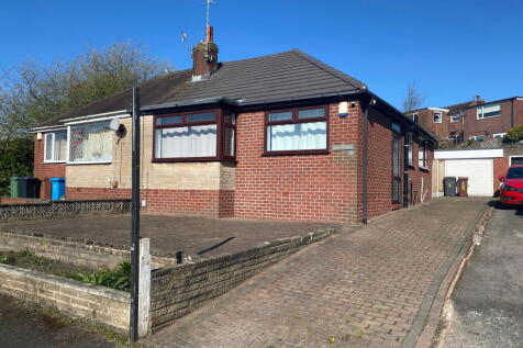 3 Hawkshead Road, Shaw, Oldham, OL2 7QX 2 bed semi