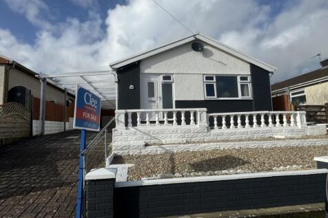 Derlyn Park, Tycroes, Ammanford... 2 bed detached bungalow for sale