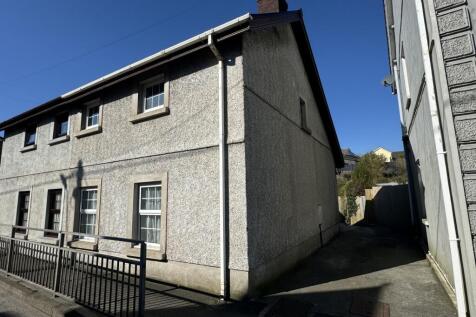 Blaenau Road, Llandybie, Ammanford... 2 bed semi