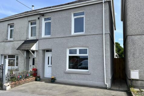 Pontardulais Road, Tycroes... 3 bed semi