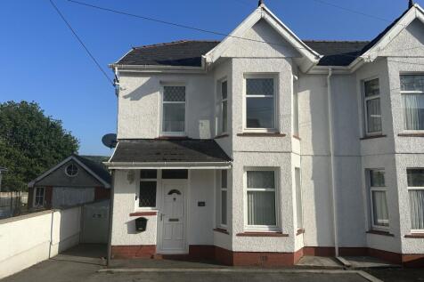 High Street, Ammanford, Carmarthenshire. 3 bed semi