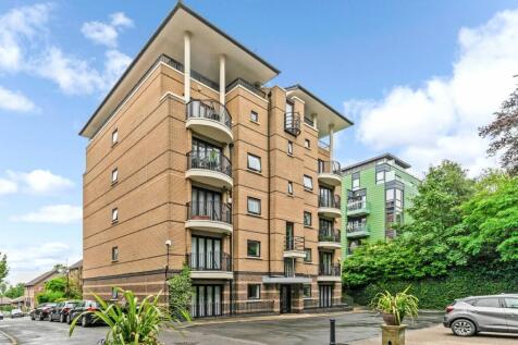 Ridgeway Gardens, Highgate 2 bed apartment for sale