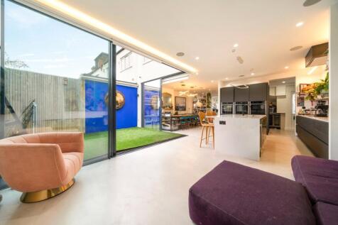 Glenhurst Avenue, Dartmouth Park 4 bed end of terrace house for sale