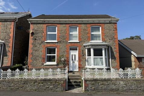 Milborough Road, Ystalyfera, Swansea. 3 bed detached house for sale