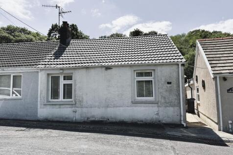 3 bedroom semi-detached bungalow for sale