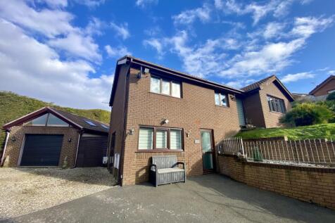 Clos Sant Teilo, Llangyfelach... 4 bed detached house for sale