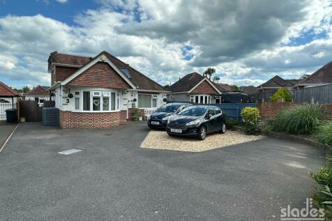 4 bedroom detached bungalow for sale