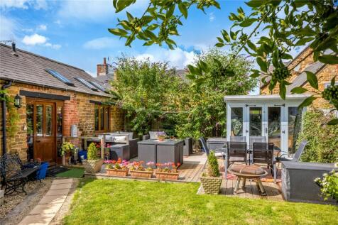 The Tchure, Oxfordshire OX15 2 bed barn conversion for sale