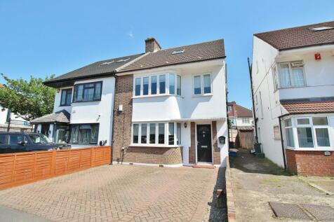 4 bedroom semi-detached house for sale