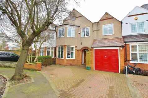 4 bedroom semi-detached house for sale