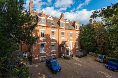 New Dover Road, Canterbury 2 bed ground floor maisonette for sale