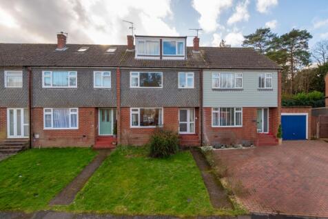 4 bedroom terraced house for sale