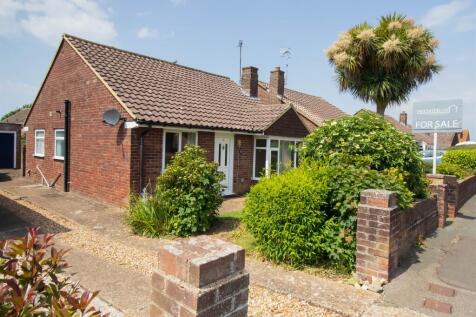 2 bedroom detached bungalow for sale