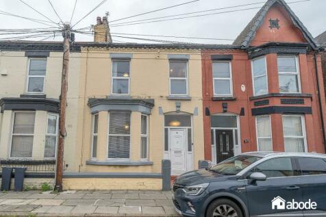 4 bedroom terraced house for sale