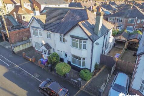 4 bedroom semi-detached house for sale