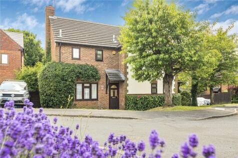 Carson Road, Cockfosters, Barnet, EN4 4 bed detached house for sale
