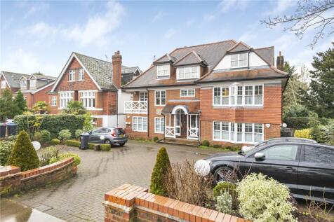 Crescent East, Hadley Wood, EN4 3 bed apartment for sale