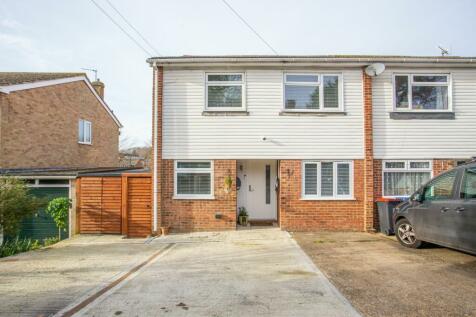 3 bedroom semi-detached house for sale