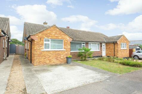 2 bedroom semi-detached bungalow for sale