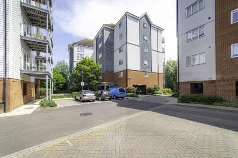 Westwood Drive, Canterbury, Kent, CT2 2 bed flat for sale