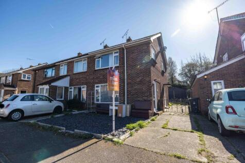 College Road, Canterbury, CT1 3 bed semi