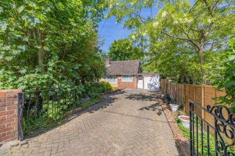 Bolts Hill, Chartham, Canterbury... 2 bed bungalow for sale