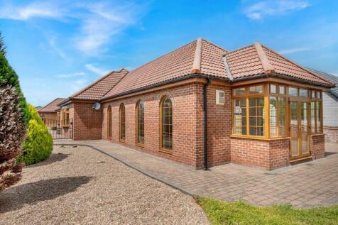 5 bedroom detached bungalow for sale