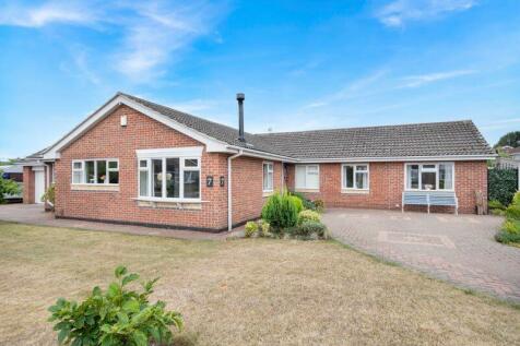 3 bedroom detached bungalow for sale