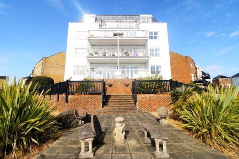 3 bedroom flat for sale