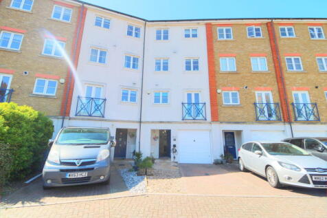 5 bedroom town house for sale