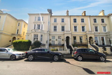 Hyde Gardens, Eastbourne BN21 4 bed apartment for sale