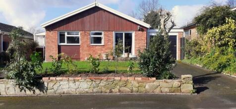 3 bedroom detached bungalow for sale