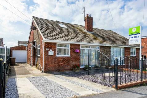 2 bedroom semi-detached bungalow for sale