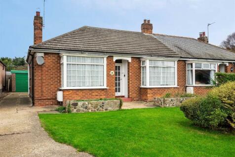 2 bedroom semi-detached bungalow for sale