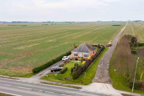 Hull Road, WITHERNSEA 3 bed detached bungalow for sale