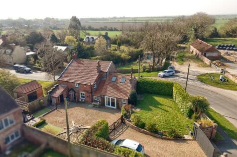 Blacksmiths Cottage, Welwick 3 bed cottage for sale