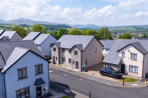 Hoggan Park, Brecon, Brecon, LD3 3 bed semi