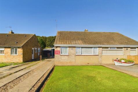 2 bedroom semi-detached bungalow for sale