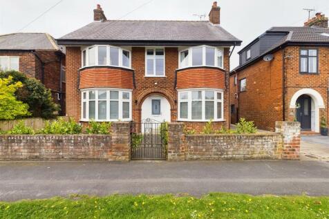 Rosebery Avenue, Bridlington 4 bed detached house for sale