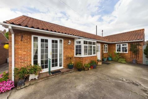 4 bedroom detached bungalow for sale