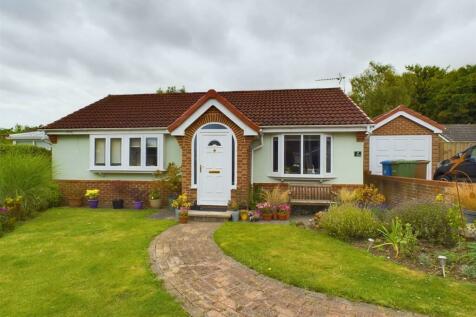 2 bedroom detached bungalow for sale