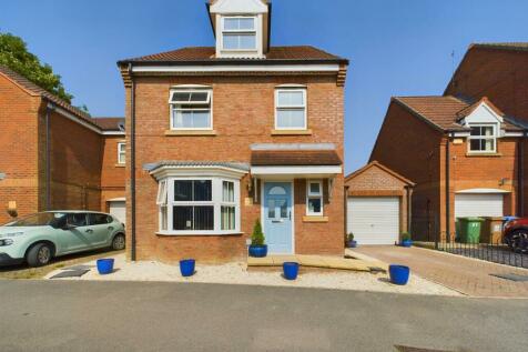 4 bedroom detached house for sale