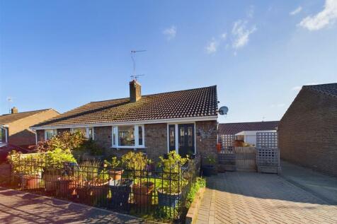 2 bedroom semi-detached bungalow for sale